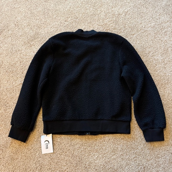 Zyia Black Leopard Flying V Fleece Jacket Size XL NWT - Picture 3 of 4